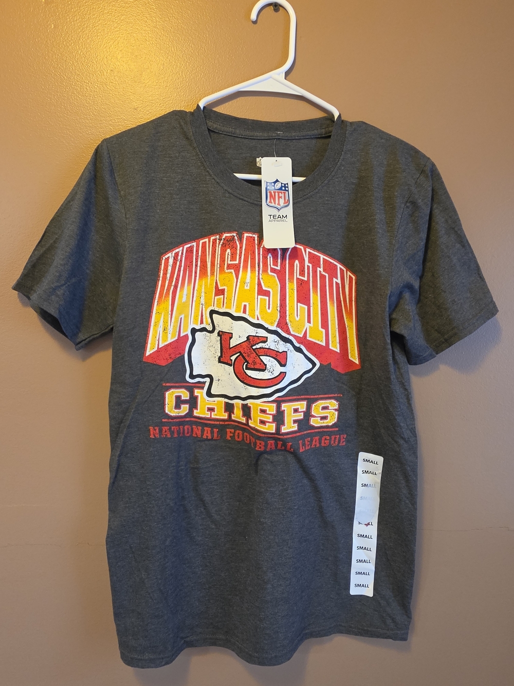 NFL Kansas City Chiefs Graphic Tee Size Small NWT